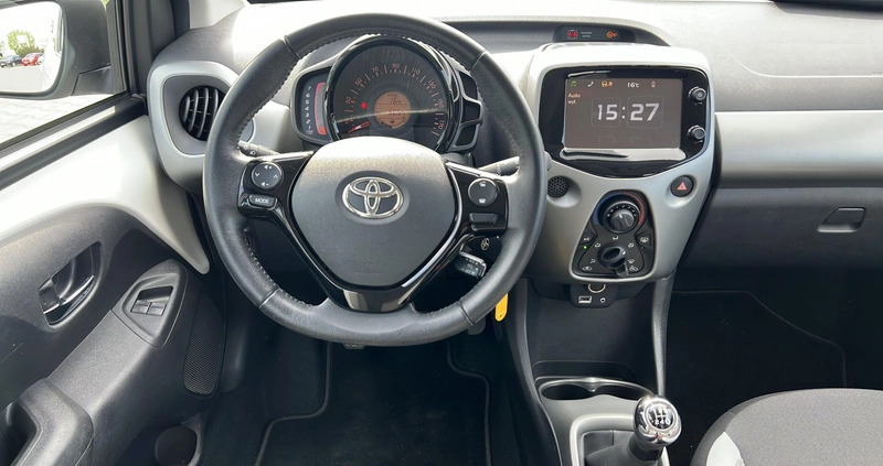 Toyota Aygo cena 42500 przebieg: 60545, rok produkcji 2017 z Miłomłyn małe 301